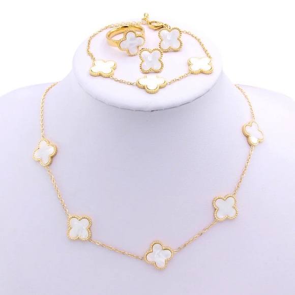 Fancy gold 4pcs jewelry set four leaf clover shell set - Picture 11 of 16